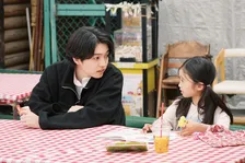 西畑大吾“佐倉”＆福本莉子“花森”、泉谷星奈“夕”と遊園地楽しむ　『時給三〇〇円の死神』本編映像解禁