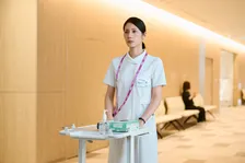 松下奈緒主演『アナログナース』今夜初回拡大SP　第1話から岡田将生＆中井貴一も登場