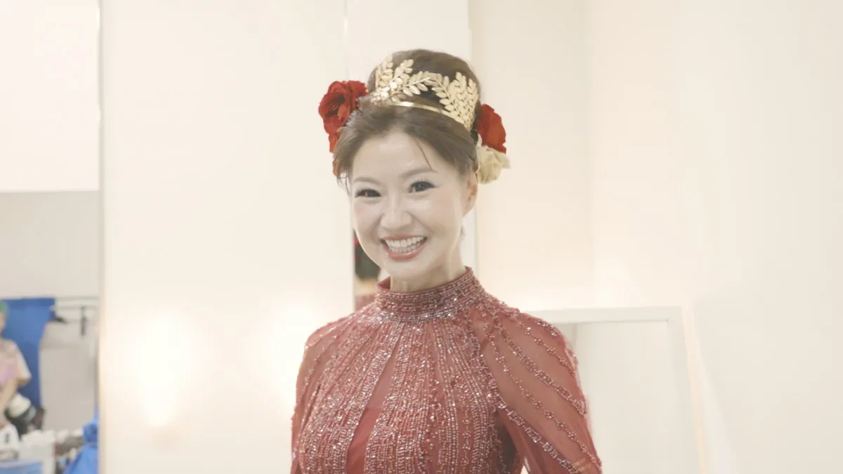 57歳♥さゆり、圧巻の美脚＆美肌の秘密公開　借金最大12億円の生活で編み出した美容法「涙出てきちゃうかも」