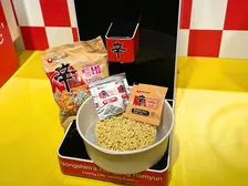 韓国の“漢江ラーメン”、大阪駅前で体験可能に　辛ラーメン×自動ラーメン調理機が限定登場へ【10月23日～／概要】
