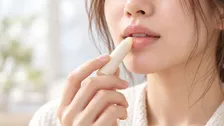 「なんとなく塗ってるのは損！」リップクリームに“正しい塗り方”があった…今日から試せるひと工夫で効果絶大