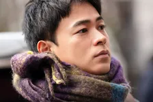 成田凌、『男ともだち』で大切にした「みる」芝居　松岡茉優を見つめる場面写真公開