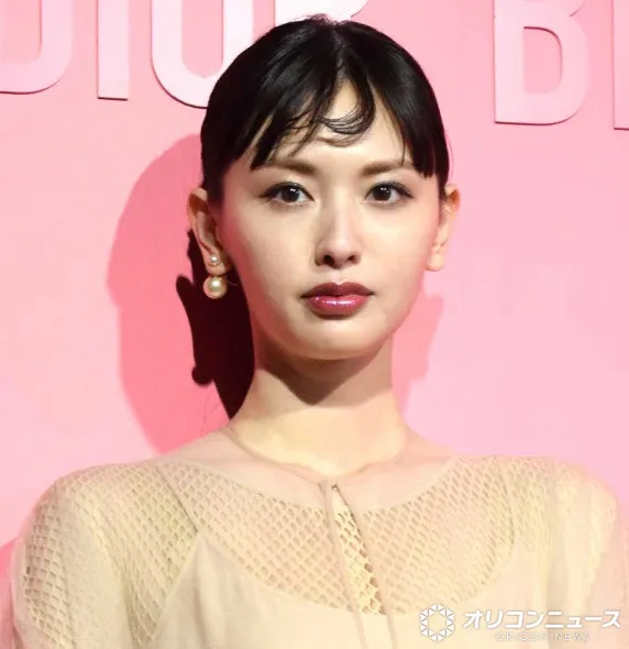 鈴木えみ、離婚を公表「昨年末に離婚が成立し、約1年」 経緯を説明、子どもの人生も踏まえメッセージつづる