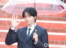 【東京国際映画祭】ナビゲーター・中島健人、大雨でも機転効かせたあいさつ「映画にとって恵みの雨」