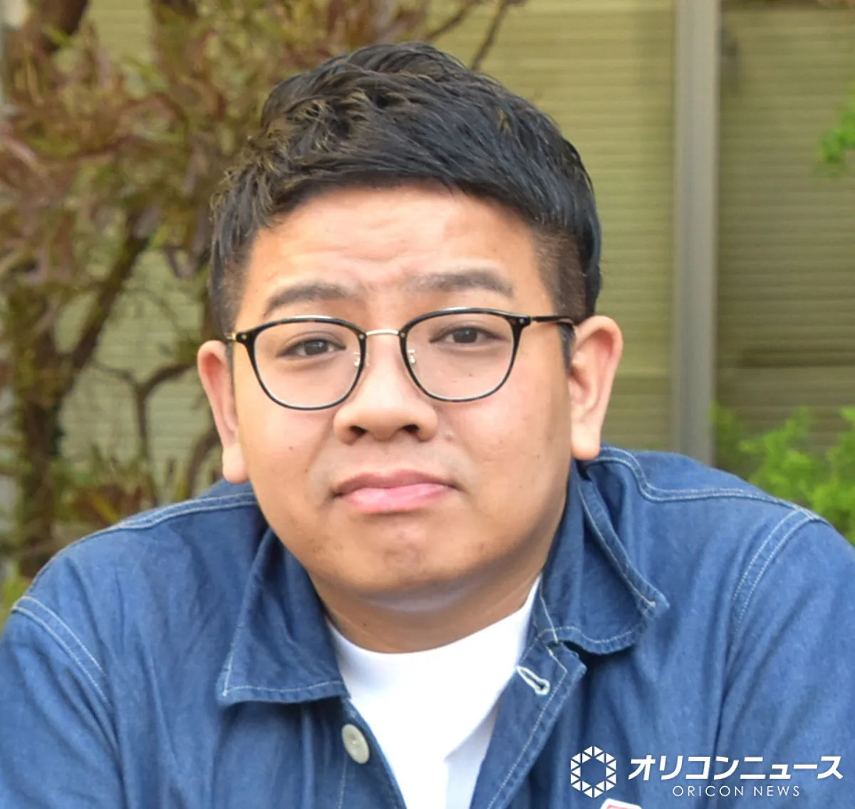 ミキ昴生、飛行機で隣の席になった“大物芸人”との2ショット公開「まるでお母さん」　機内での奇妙な行動も告白