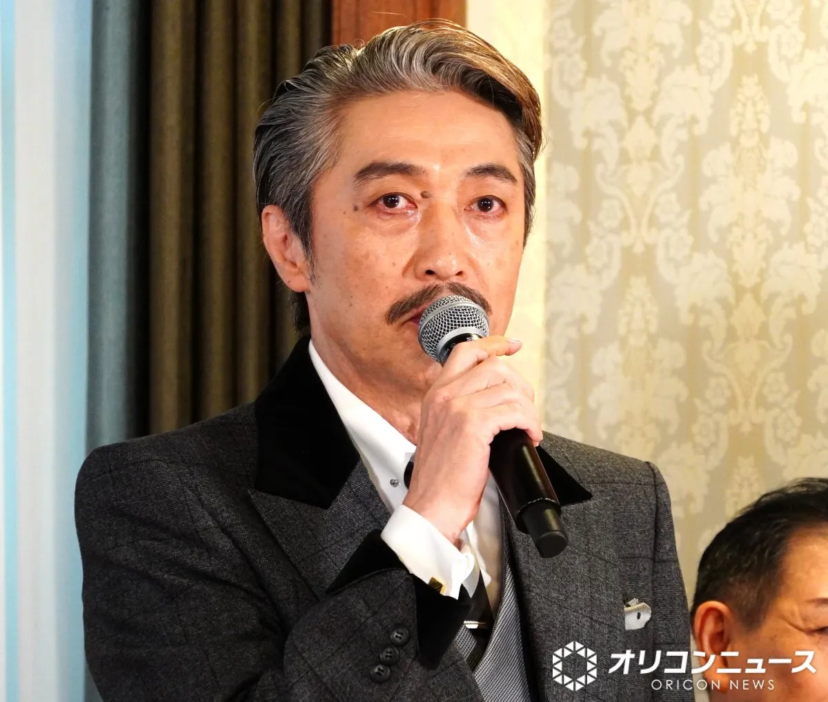 池田成志、パリ公演から帰国直後に会見　劇場周辺でデモ「非常にヒリヒリしている世の中」