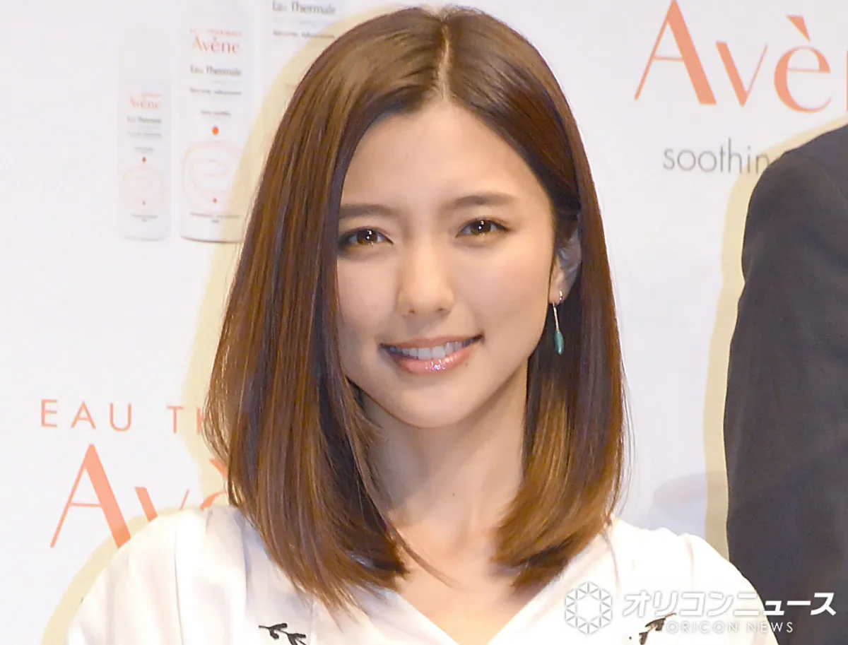 1児の母・真野恵里菜、自宅リビングのハロウィン装飾を披露　“100均ダイソー”やスリコ品で飾り付け「季節のイベントを子どもと一緒に楽しめるって嬉しいな」