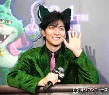 生田斗真、サプライズで渋谷に猫耳姿で“召喚”　畑芽育の呪文で登場「生ぬるいな」