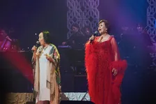 上沼恵美子、姉と熱唱…大観衆　谷村新司さん・キダ・タローさん・八代亜紀さん・西田敏行さんへの思いも【ライブレポート】