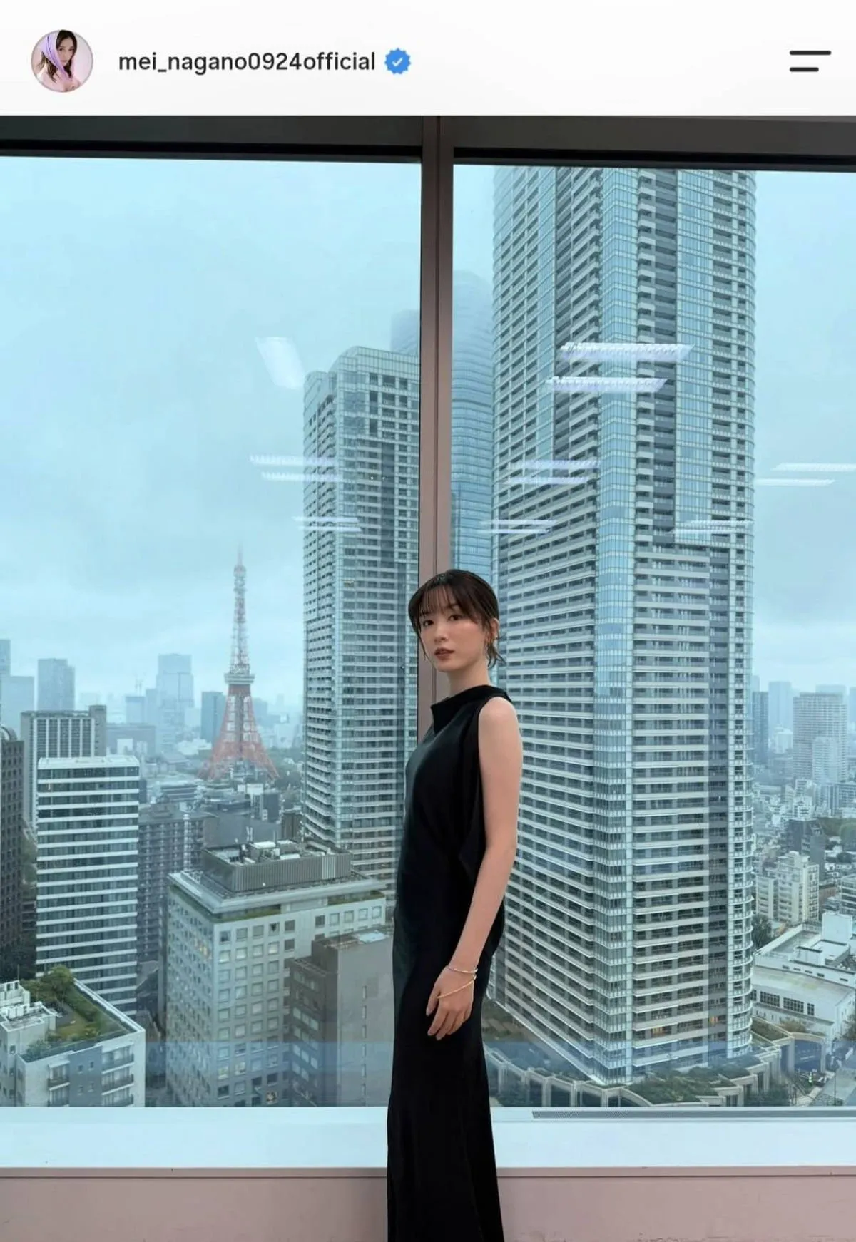 永野芽郁、黒のタイトドレス姿で“舌ペロ”　オフショットにファンもん絶「相変わらずかわいい」「美しさにも磨きかかってる」