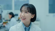 芦田愛菜、白衣姿でサイエンス研究所に潜入　健康のために意識していることは？