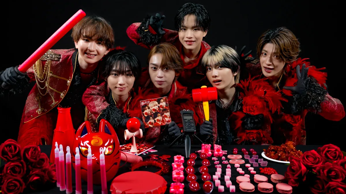 「EBiDAN」Lienel、“赤いものだけ”ASMRに初挑戦　「愛のダバダ」の“薔薇”にちなんだ企画