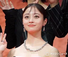 橋本環奈、『キングダム』舞台あいさつにギリギリ到着で大焦り　生中継中に走って合流「本気で間に合わないと思いました」