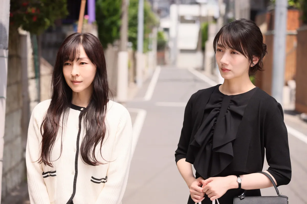 ルナ（波瑠）＆涼子（麻生久美子）、常連客が遺産相続争い　『月夜行路』第9話みどころ