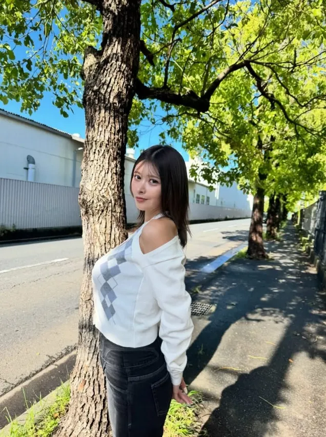 「Iカップの超新星」山田あい、木の下で佇む姿に…衝撃の声「まるでAI加工」「マンガみたいな体！」