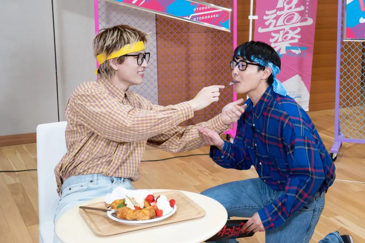 読売テレビ・藤岡宗我アナ、JI BLUE・金城碧海＆後藤威尊共演　“推し”からファンサのプレゼント