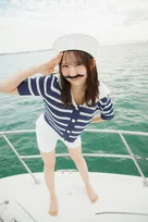 “かほりん船長”降臨！日向坂46藤嶌果歩、白肌輝くマリンルック　1st写真集 第5弾先行カット【コメントあり】