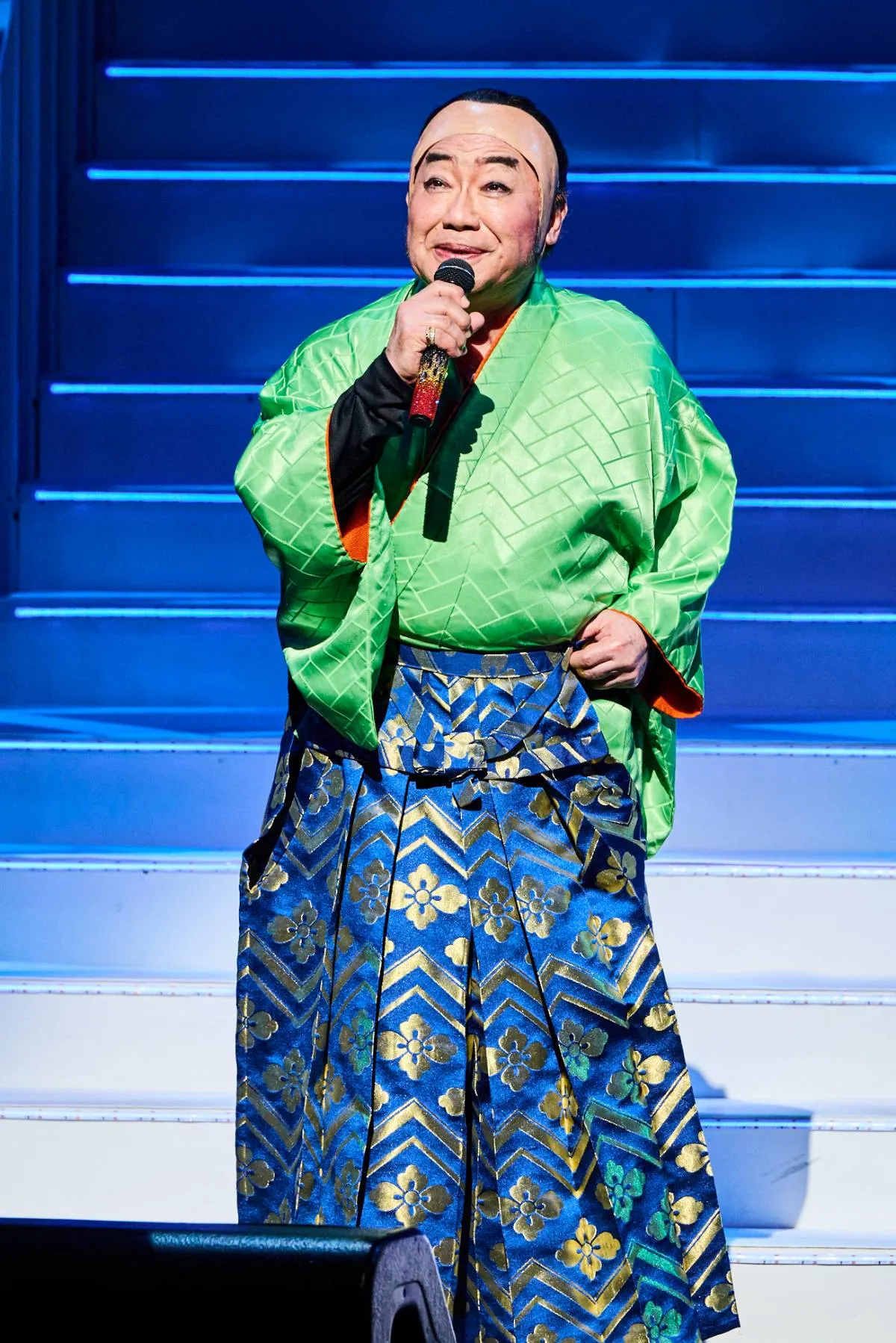 コロッケ芸能生活45周年記念、大阪で“1公演100曲超”モノマネ連発ショーが開幕