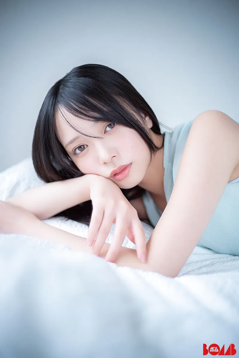 日向坂46山口陽世、しっとりとした大人の色気醸し出すソログラビア　『ボム』で卒業発表の経緯や三期生への思いも語る【独占カットあり】