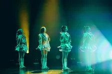 @onefive、“BABYMETAL×Perfume”の世界観で魅了　「来春、必ず武道館の景色を見ましょう！」【ライブレポート】