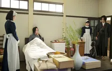 『風、薫る』シマケンが病院にやってきて、りんに「セツに会わせてほしい」と頼み込む　第53回場面カット