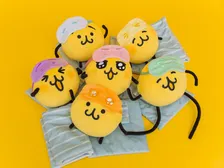 LINEのデフォルト絵文字、初のグッズ化「ホニャ」「キャハ」「ロングレッグ」「うる」「スン眉」「キリ眉」