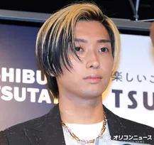 YouTuberヒカル、新恋人と寄り添い“デート”ショット公開　「神楽愛してる」「顔が似てる」「美男美女でお似合い」