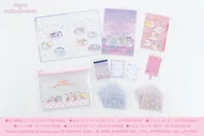 しろたん×サンリオキャラクターズ、第2弾のグッズが100円ショップに登場　ファイル＆ポーチなど実用的アイテムがそろう