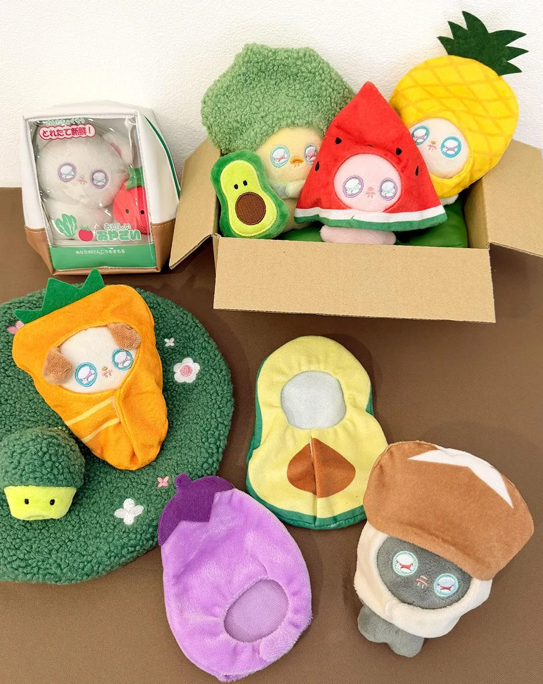 推しの“ぬい”が野菜に変身　サンキューマートで「とれたて野菜」テーマのぬい活アイテムが登場