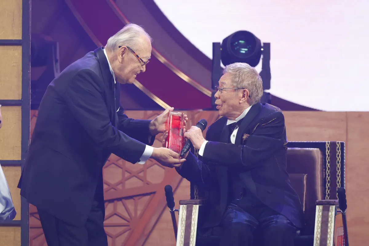 北島三郎、『MUSIC AWARDS JAPAN』特別功労賞受賞に感慨「うれしい」　代表曲「まつり」歌唱も