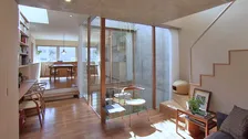 “都心15坪の家”限られた空間に二世帯住宅、仕事場、車庫、屋上庭園まで収める『渡辺篤史の建もの探訪』