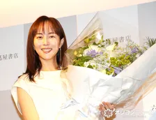 比嘉愛未、芸能生活で感じた不安を吐露「孤独に感じていたことも、もちろんありました」　ありのままの言葉で“ラブレター”したためる