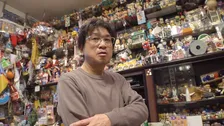 やくみつる、常軌を逸した“収集品”を披露「テレビ局に行けばいろいろ頂戴できた」　小島瑠璃子もドン引き