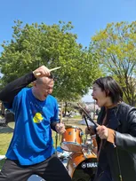 元THE BLUE HEARTSのドラマー・梶原徹也、不登校経験者として音楽フェス参加へ　大阪・吹田で