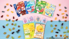 ナルミヤ「ベリエちゃん」「ナカムラくん」がファミマとコラボ　対象商品を2個同時購入で限定チャーム配布