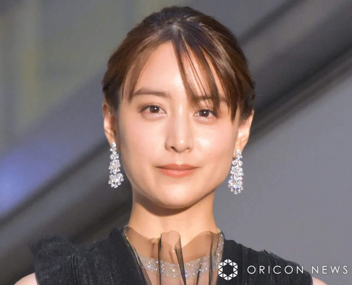 山本美月、3歳わが子とディズニー満喫「隣のリトルグリーンメンは、子です」　ユーモアあふれる“親子ショット”に反響「ほっこり」「かわいすぎる」　夫は瀬戸康史