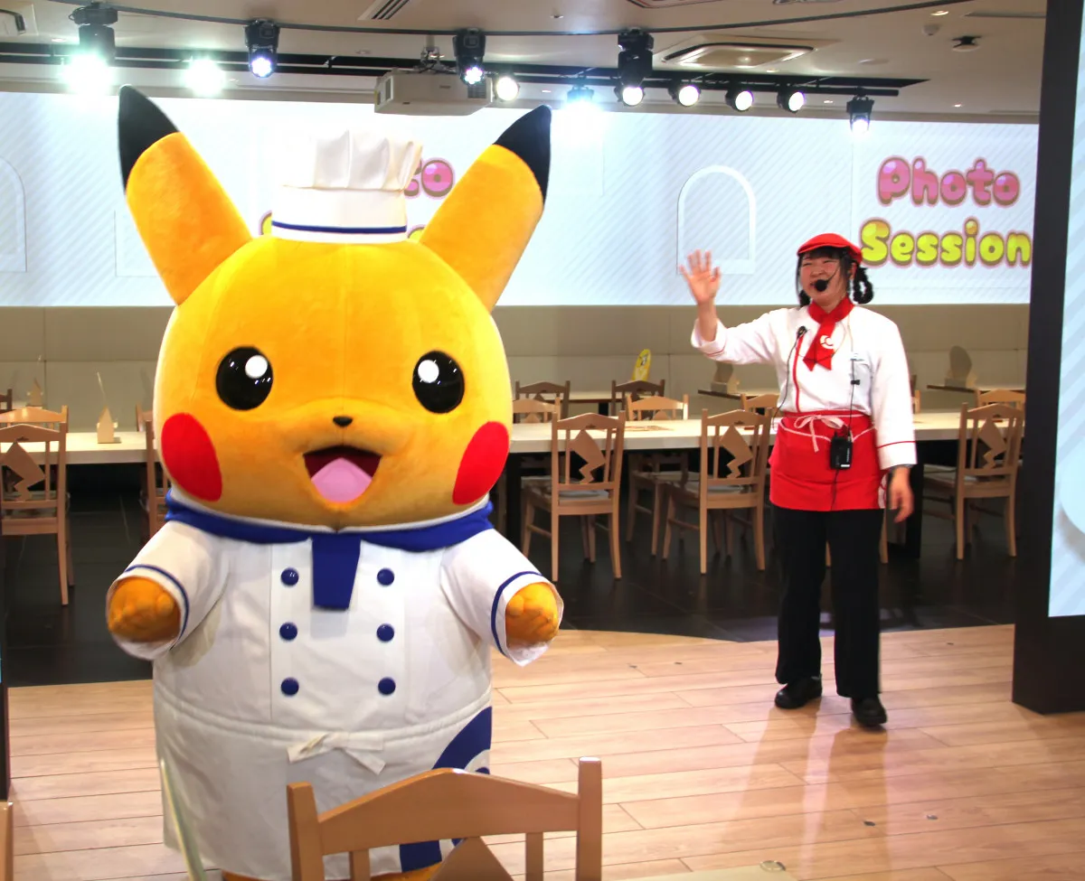 『ポケモンカフェ』リニューアル　ピカチュウ踊るショーや新メニュー「イーブイのカラフルフルーツパンケーキ」など登場