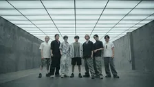 Travis Japan、デビュー曲ジャケット撮影の地へ　“夏休み”の最後に未来への決意誓う