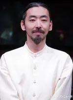 柄本時生、舞台けいこは“ずっと裸足”　柄本家ならではの理由告白「僕、幼少期に…」
