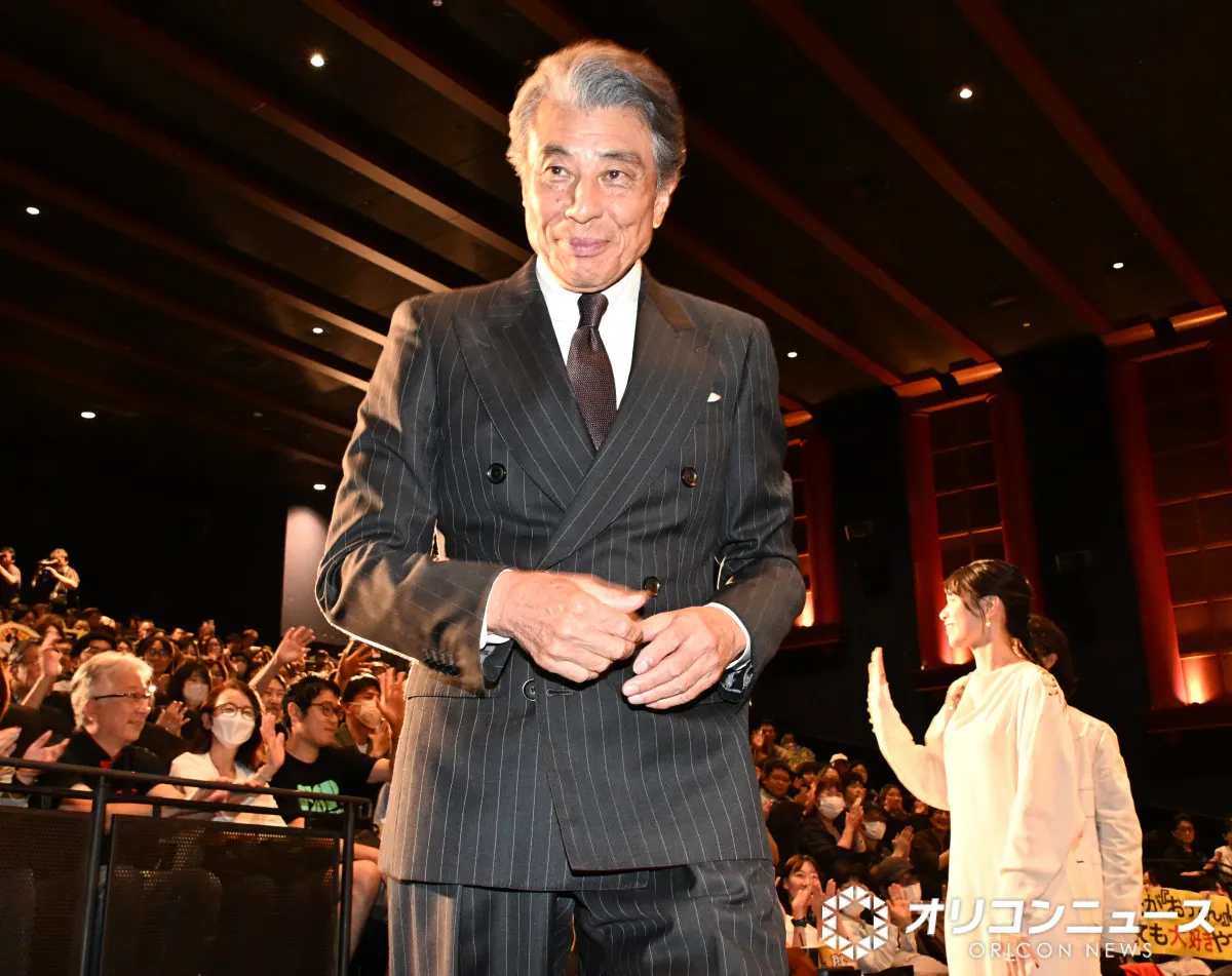 舘ひろし、千両役者ぶりを発揮　客席からサプライズ登場　客席から猛烈な「ひろし」コール