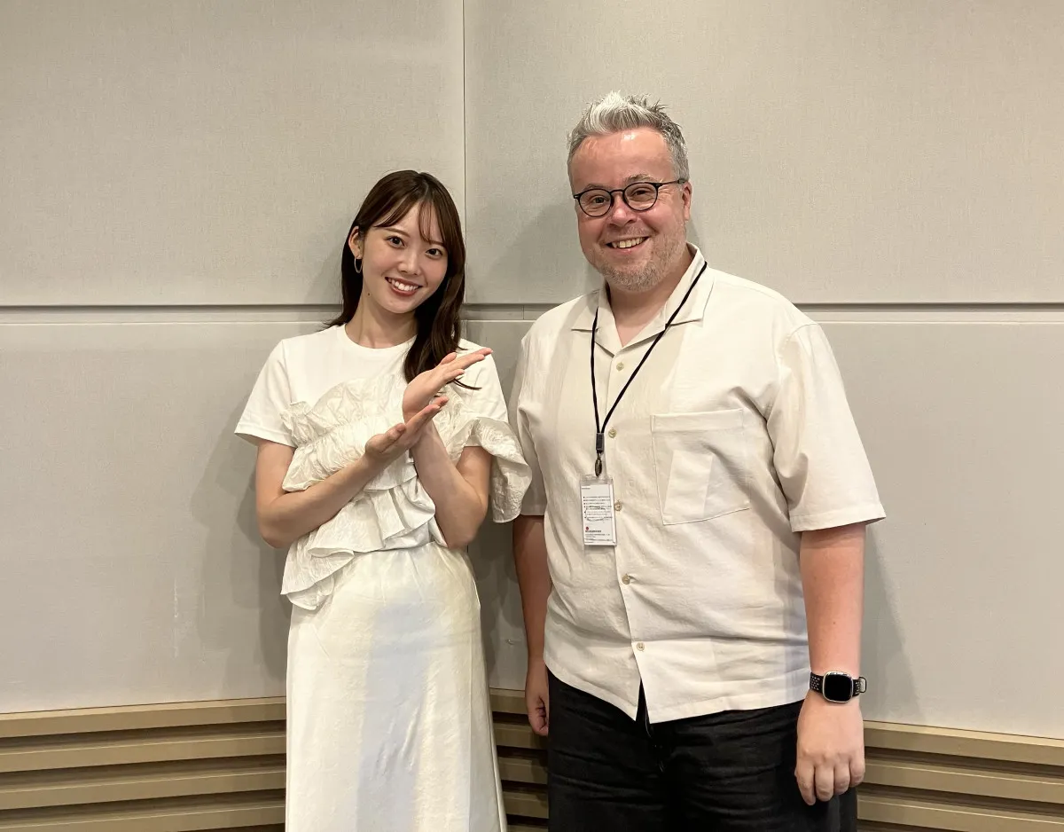 ABC“新人”新貝まゆアナ、冠ラジオ番組放送スタート　第1回ゲストはサッカー解説者ベン・メイブリー氏