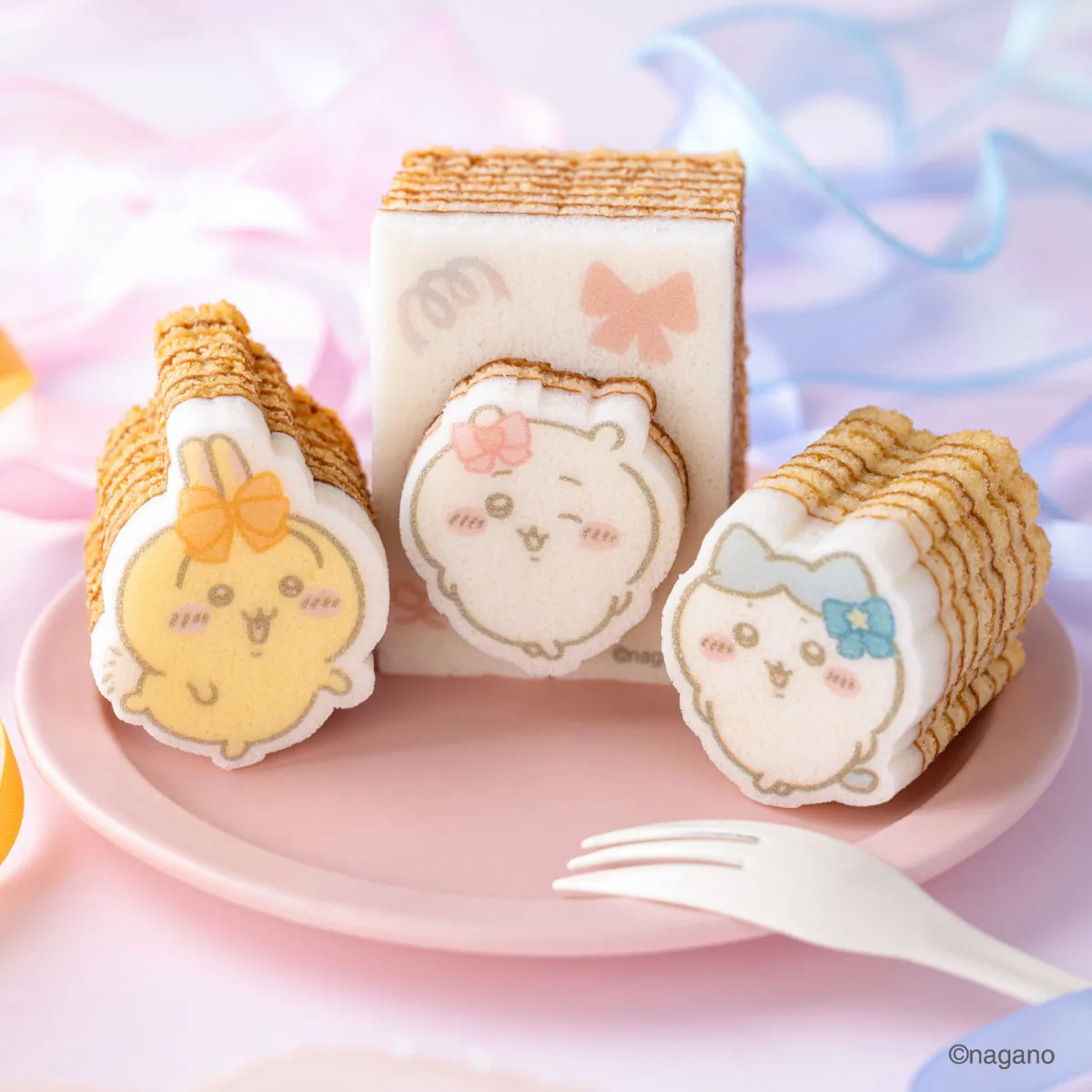 リボンでキュートにおめかししたちいかわたちの“型ぬきバウム”が登場