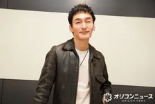 草なぎ剛、慎吾＆吾郎との芝居「照れくさかった」3人だからこそ醸し出せる空気感とは　3人の舞台を「三谷幸喜さんに書いてほしい」【インタビュー後編】