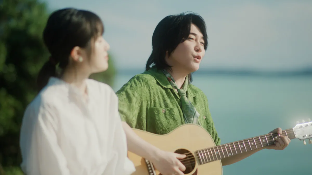 Mrs. GREEN APPLE大森元貴、「点描の唄」アコースティックver.初披露　福本莉子とCM初共演【コメントあり】