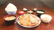 『オモウマい店』埼玉の食事処、約2合のご飯付き「チキンカツ＆しょうが焼き定食」1580円　5年前に取材断った事情