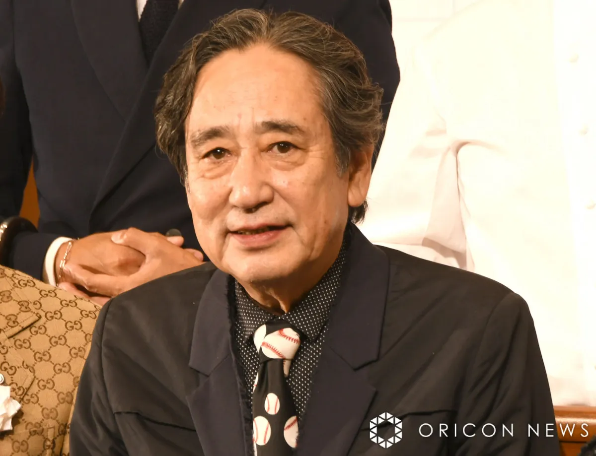 ルー大柴72歳、昔のパスポート写真にネット衝撃「伊東純也に似てる」「ハンサム」