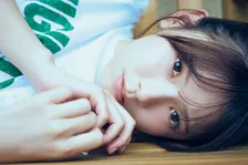 乃木坂46森平麗心、17歳のフレッシュグラビア　『マガジン』初登場で表紙