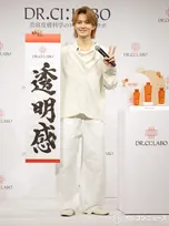 M!LK佐野勇斗、書道6段の腕前披露　サービス精神たっぷり「イイじゃん」ポーズも