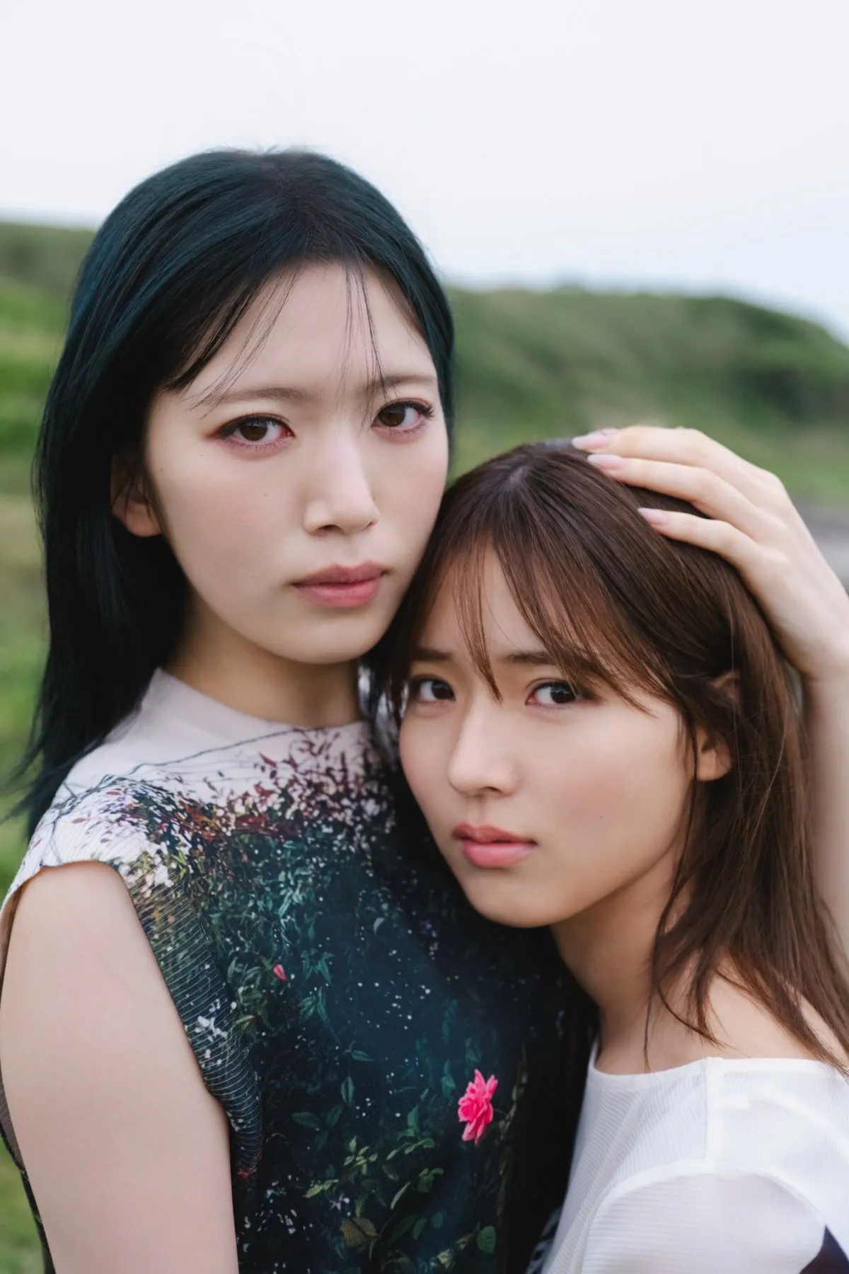 櫻坂46中嶋優月＆村山美羽、“みゅーづ”ならではのクールな美しさ　2人の特別な関係性についても語る