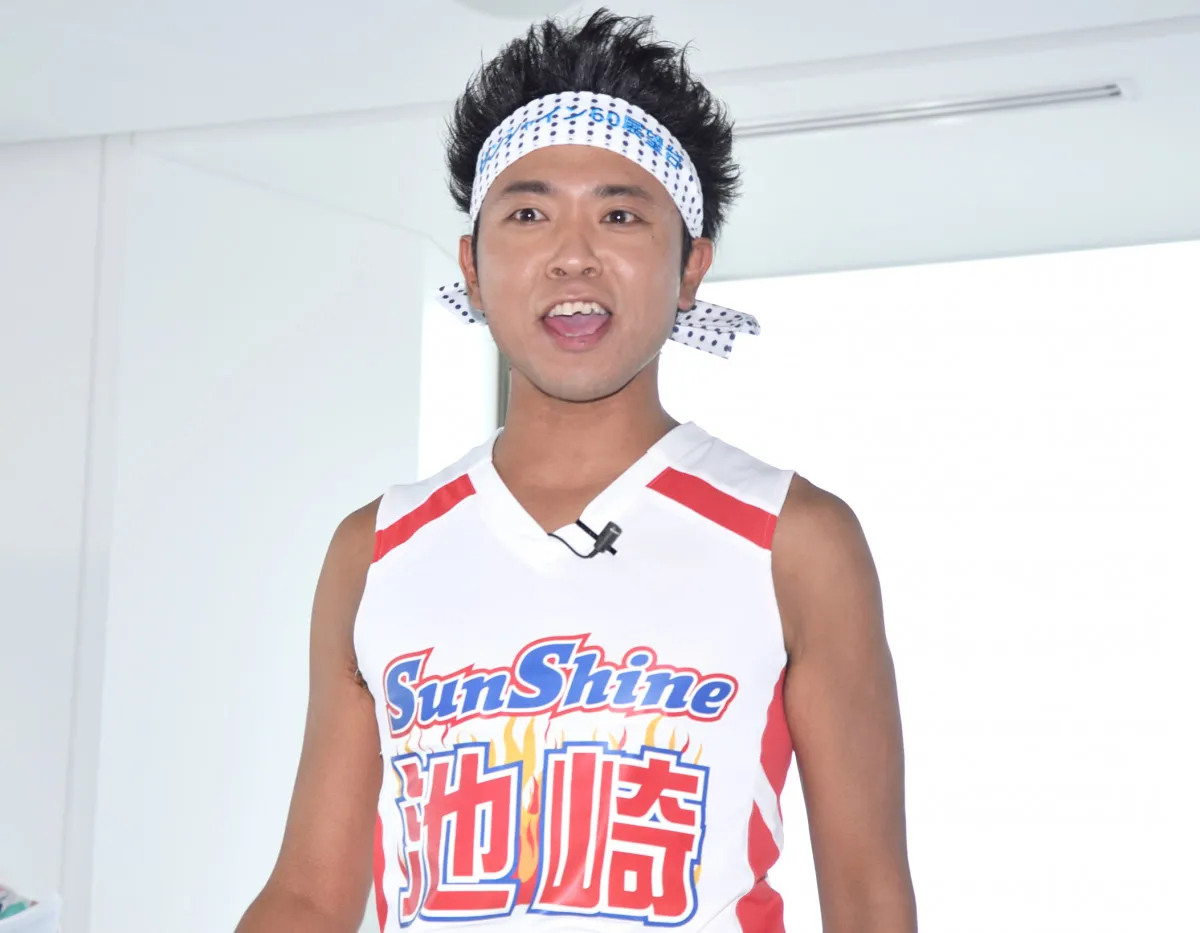 サンシャイン池崎、8年間連れ添ったホンダ“名車”に感謝「最高でした！！！ありがとう！」　修理不能で廃車へ　“前オーナー”との3ショットも